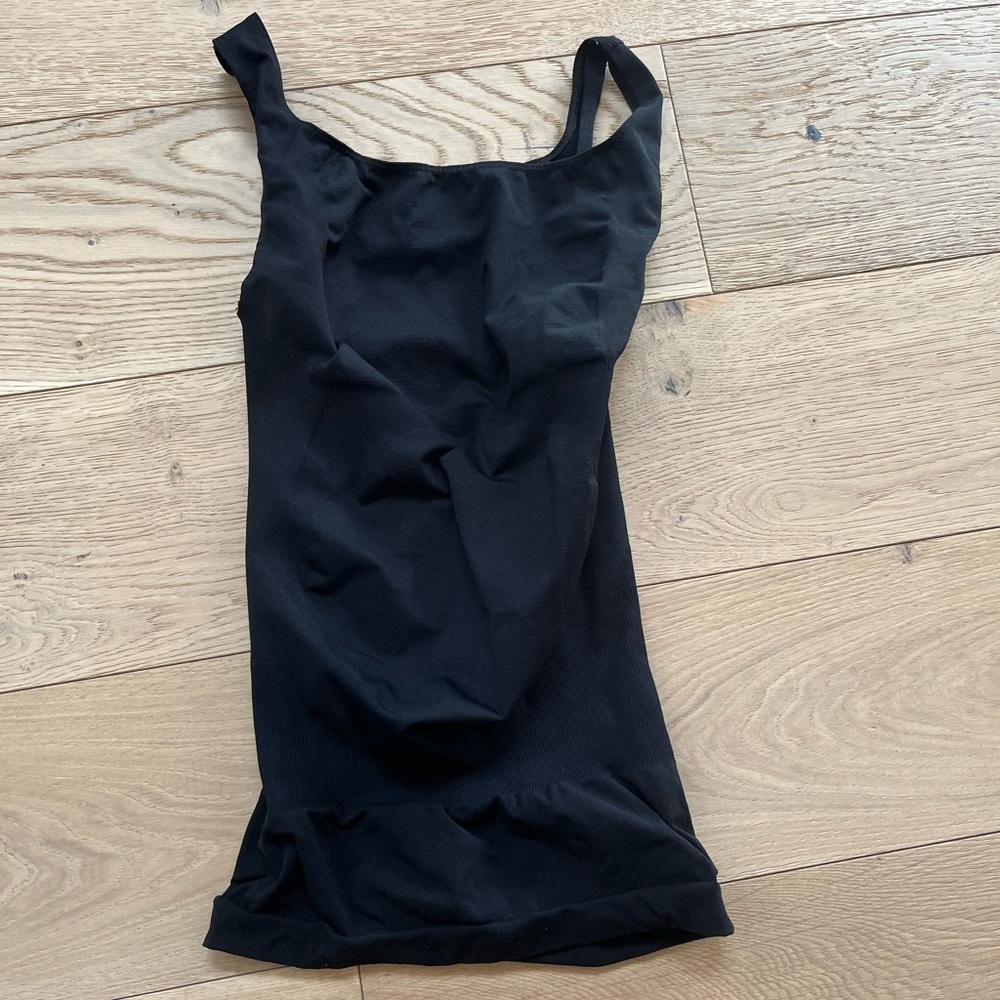 Blanqi black maternity top